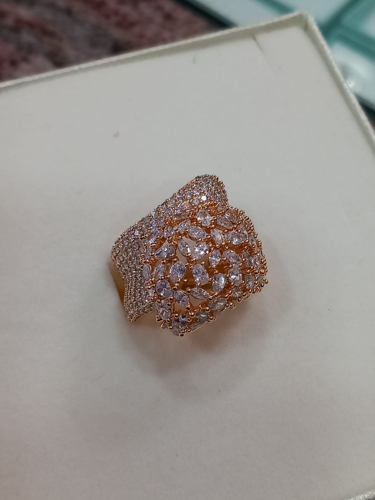 Anello Pavé con Zirconi Bianchi – Alta Bigiotteria Italiana - immagine 2