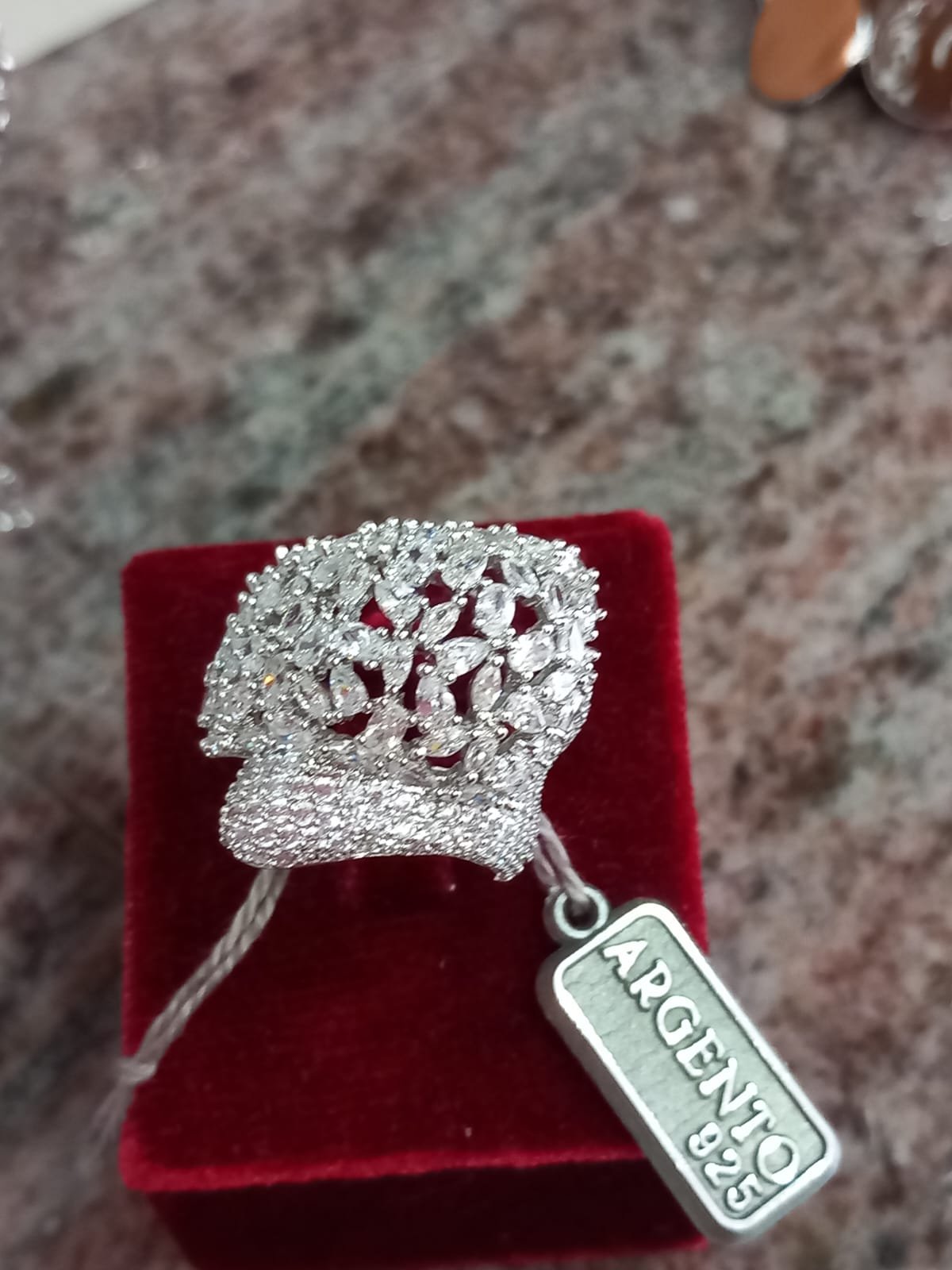 Anello Pavé con Zirconi Bianchi – Alta Bigiotteria Italiana