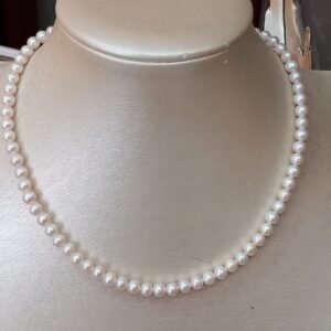 Collana di Perle d’Acqua Dolce con Chiusura in Oro Bianco 18kt