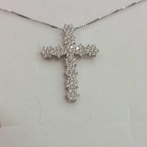 Collana con croce in Argento 925 e pavé di zirconi bianchi