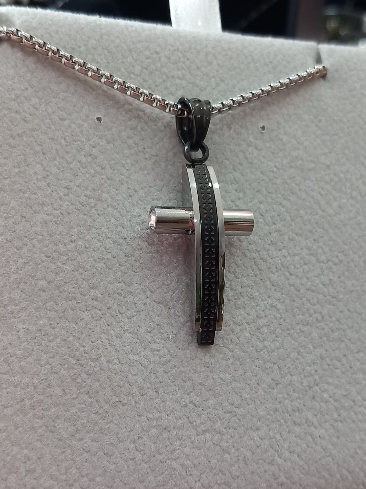 Croce da uomo in acciaio – Design bicolore