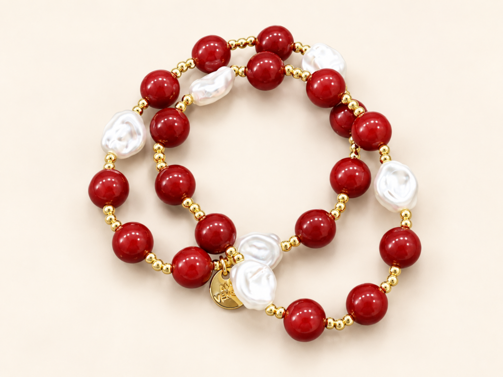 Bracciale Doppio Filo Rosso con Dettagli Effetto Perla